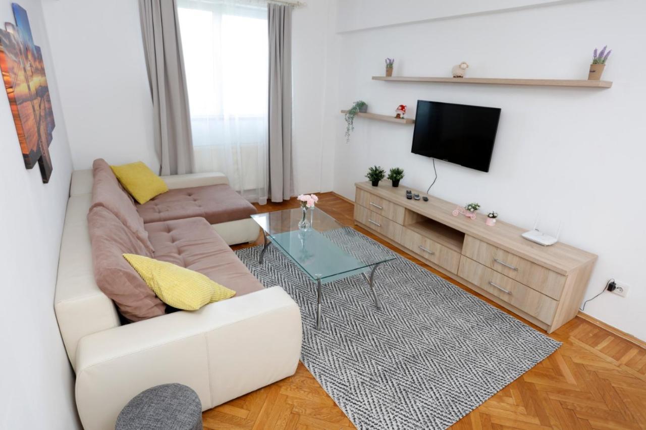 Rico'S 3 Bedroom City Center Apartment Bucureşti Eksteriør bilde