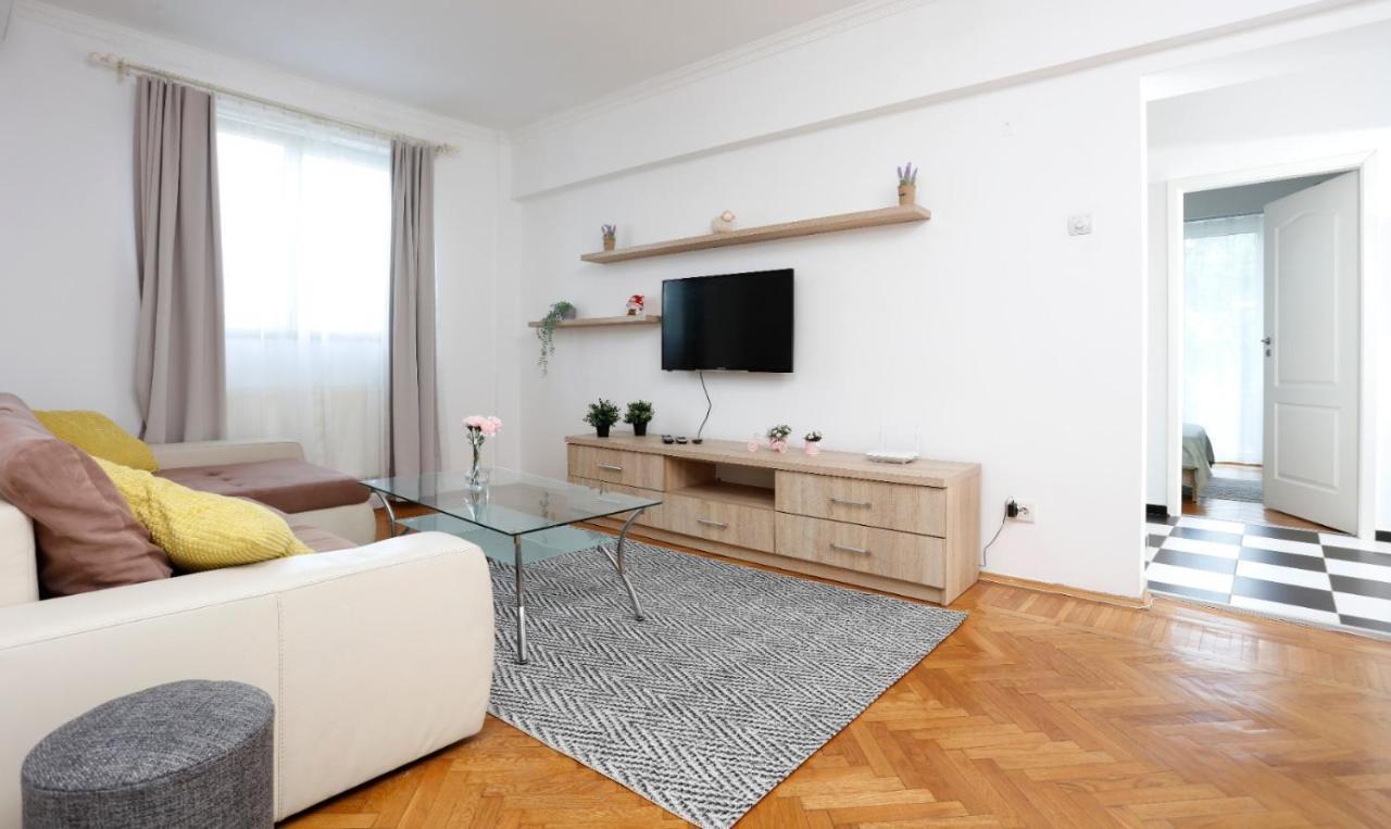 Rico'S 3 Bedroom City Center Apartment Bucureşti Eksteriør bilde